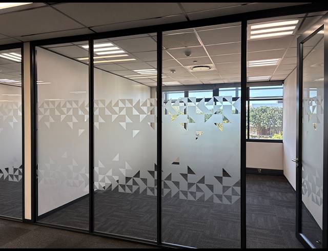 1,678.60M² OFFICE TO LET IN LA LUCIA